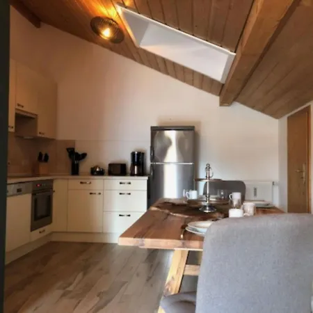 Apartment Alpendomizil Reber 1 *